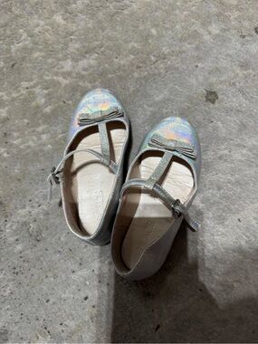 The Children's Place Iridescent Holographic T‑Strap Mary Jane Shoes